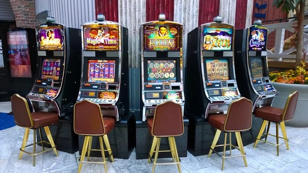 mayora 4d live dealer with multilingual support during badminton season